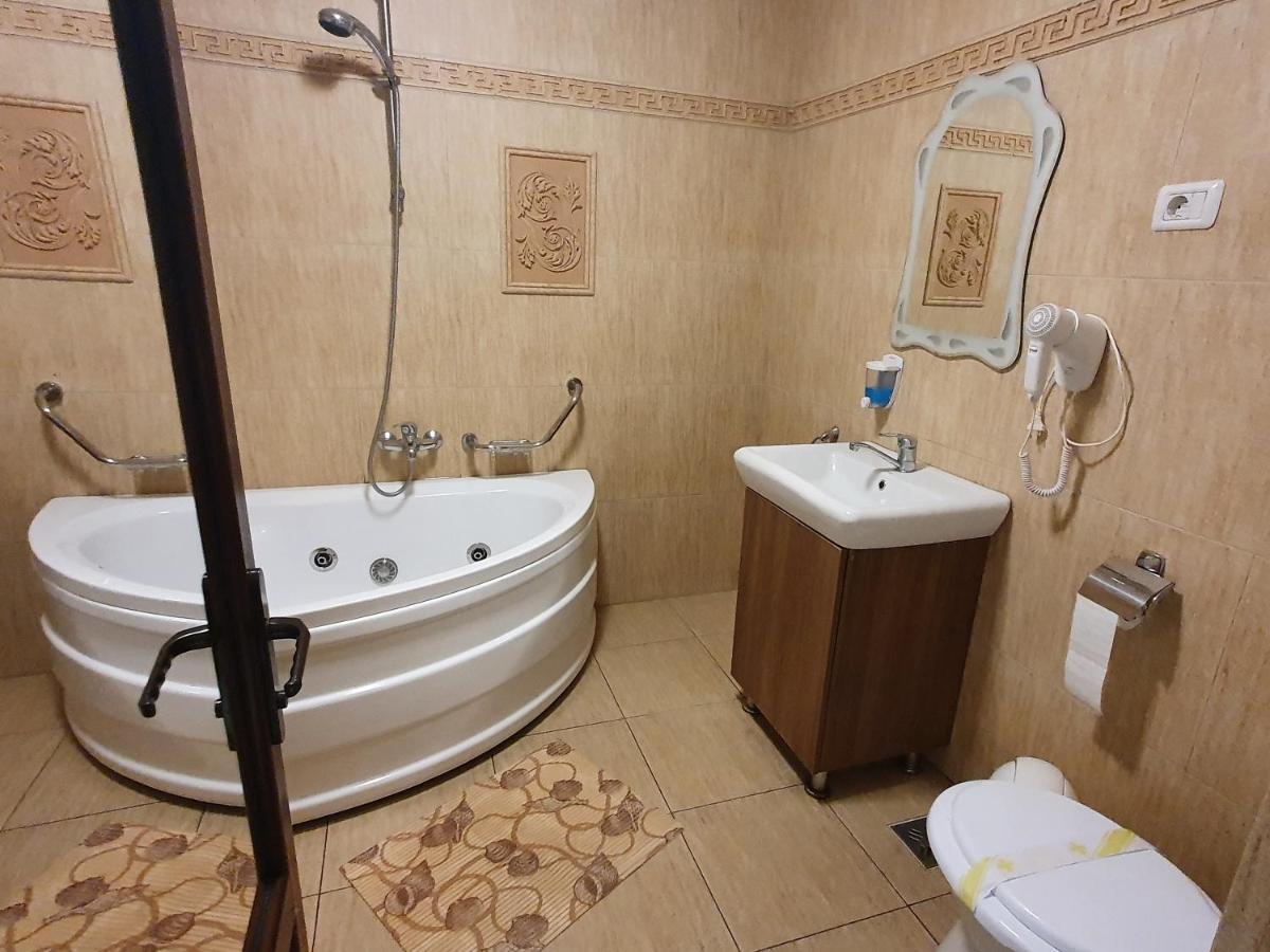 Efm Motel Brezoi Ngoại thất bức ảnh