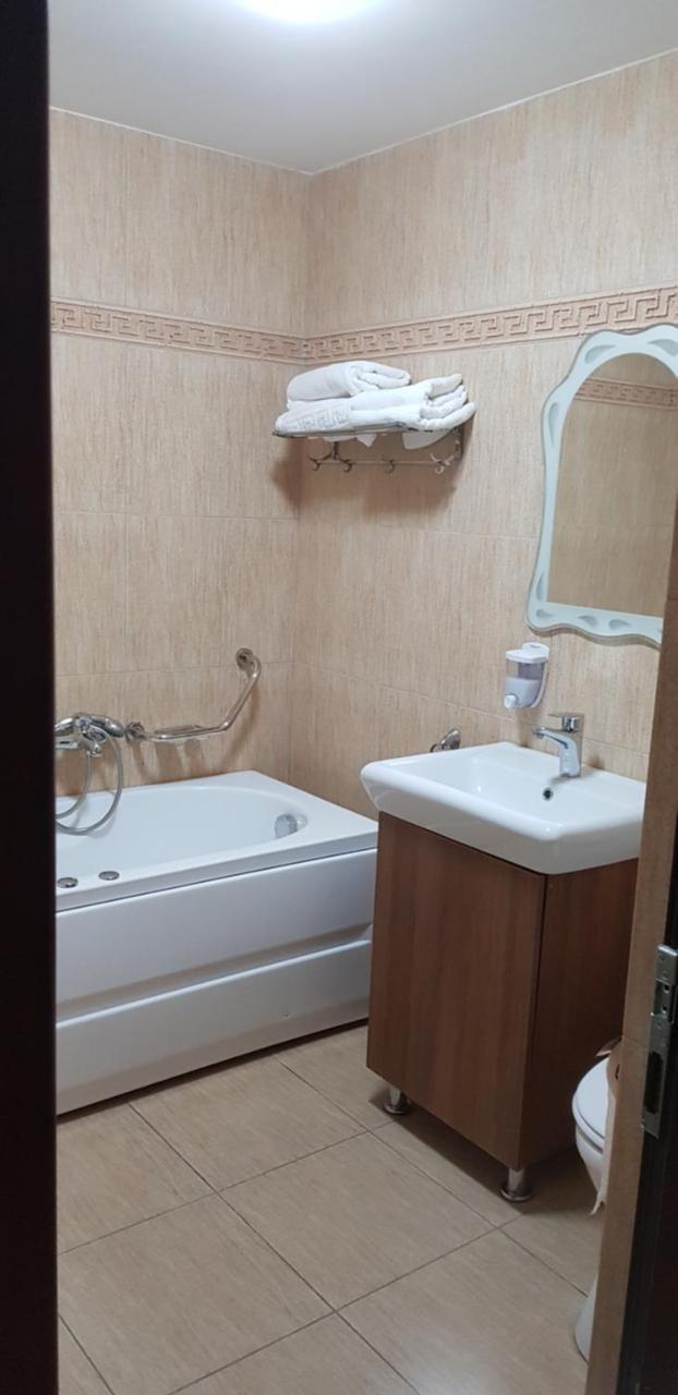 Efm Motel Brezoi Ngoại thất bức ảnh