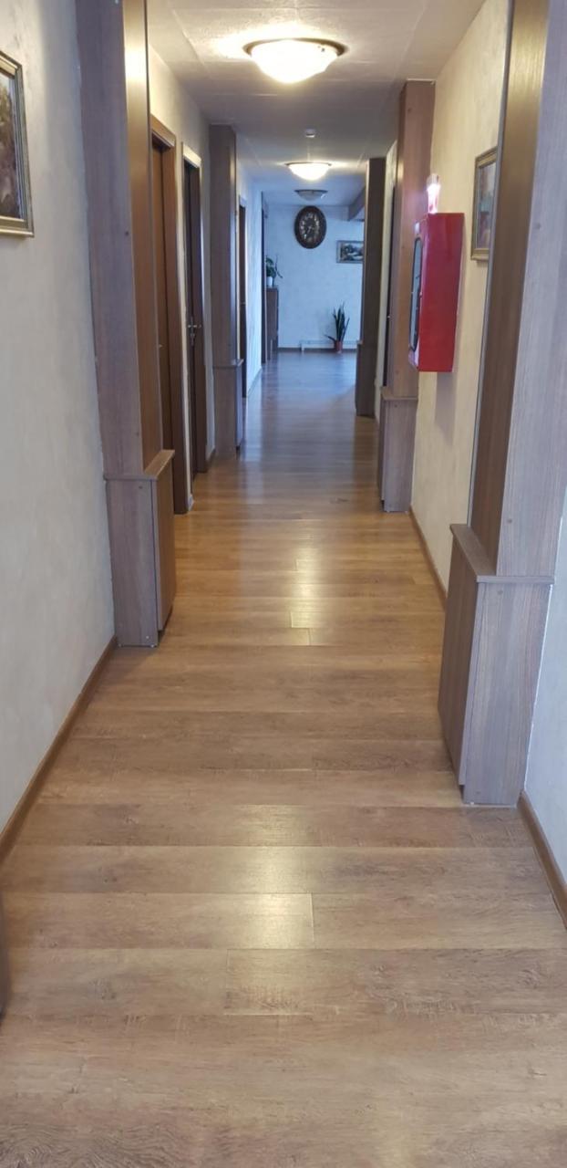 Efm Motel Brezoi Ngoại thất bức ảnh